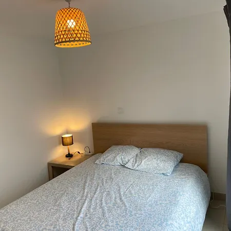 Eiffel Apartment