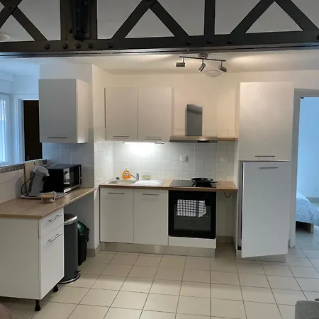 Eiffel Apartment