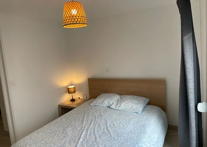 Eiffel Apartment